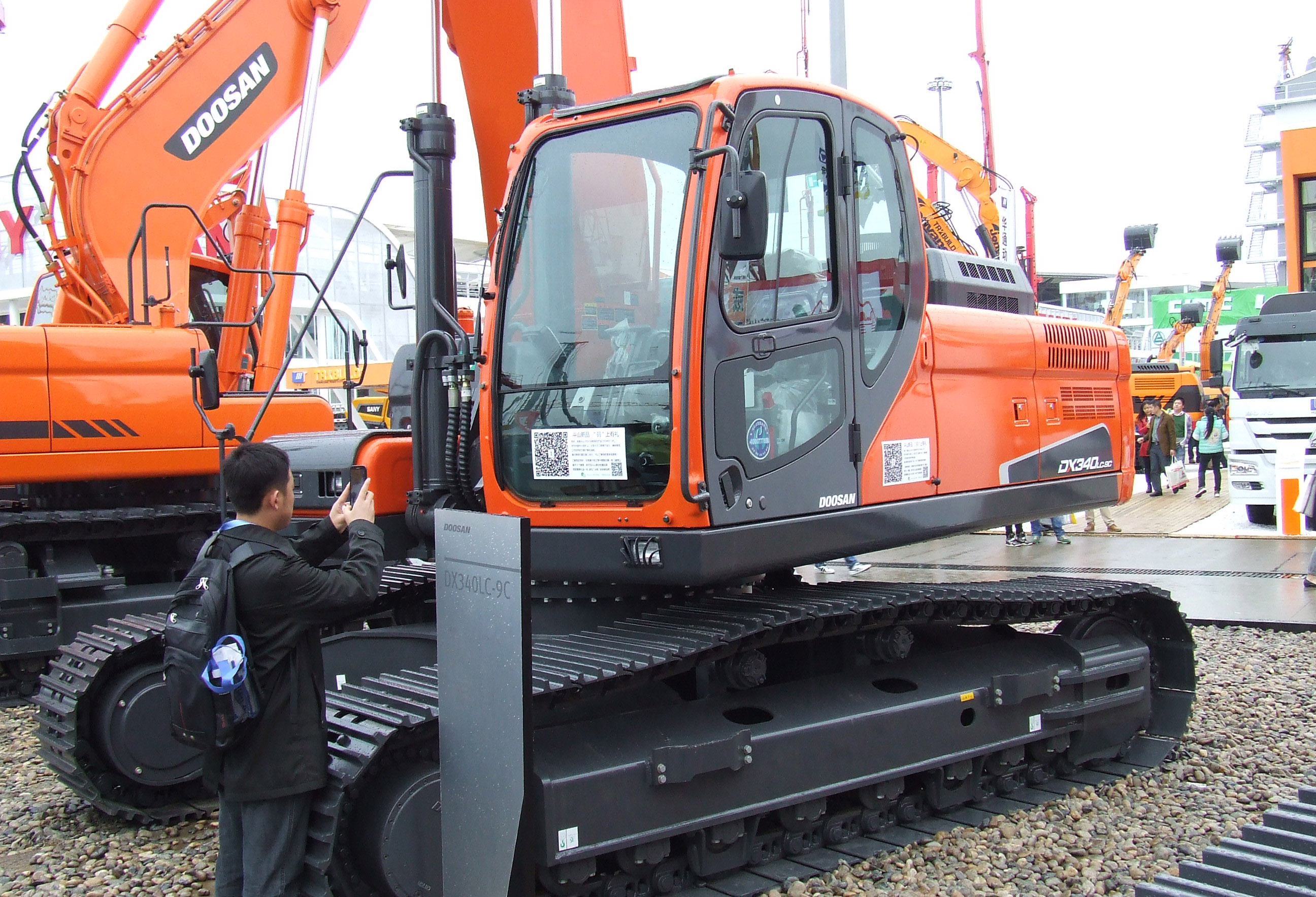 Doosan excavators diesel engines