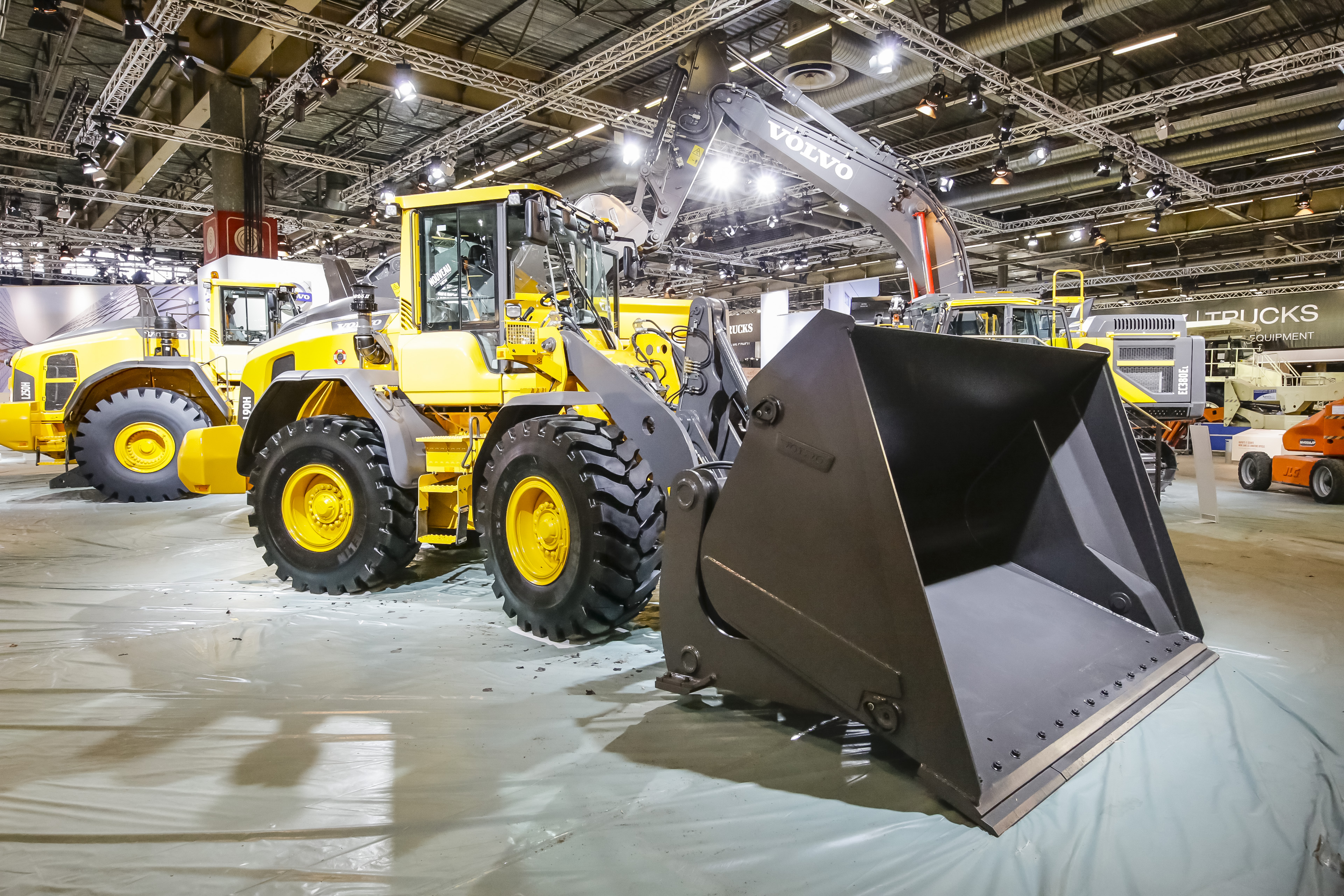 Volvo CE_L90H wheeled loader