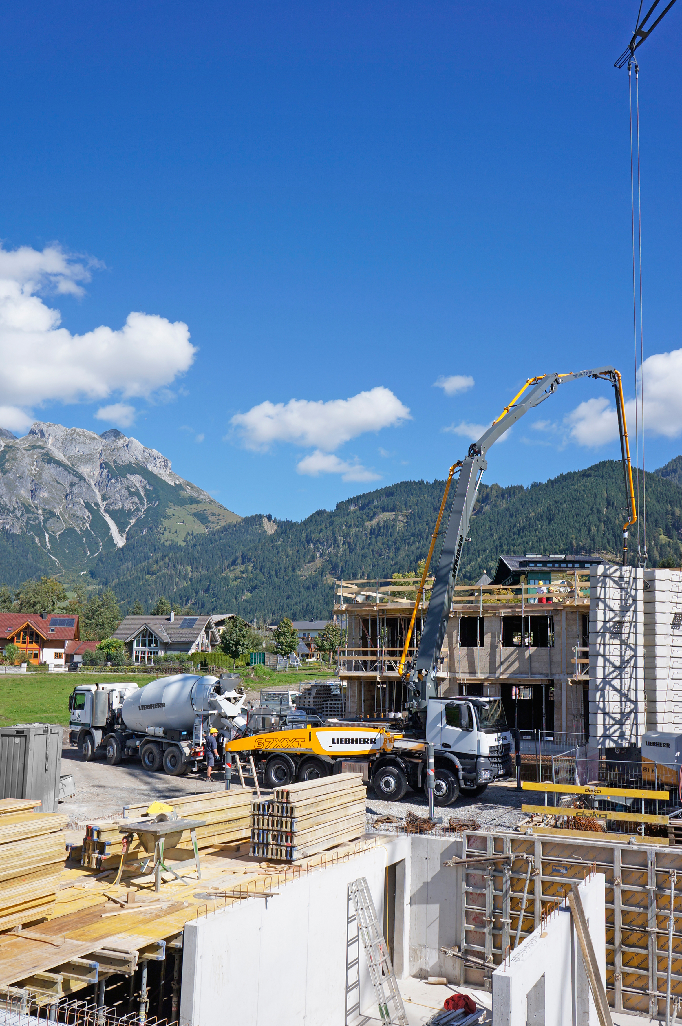 Liebherr truck-mounted concrete pump 