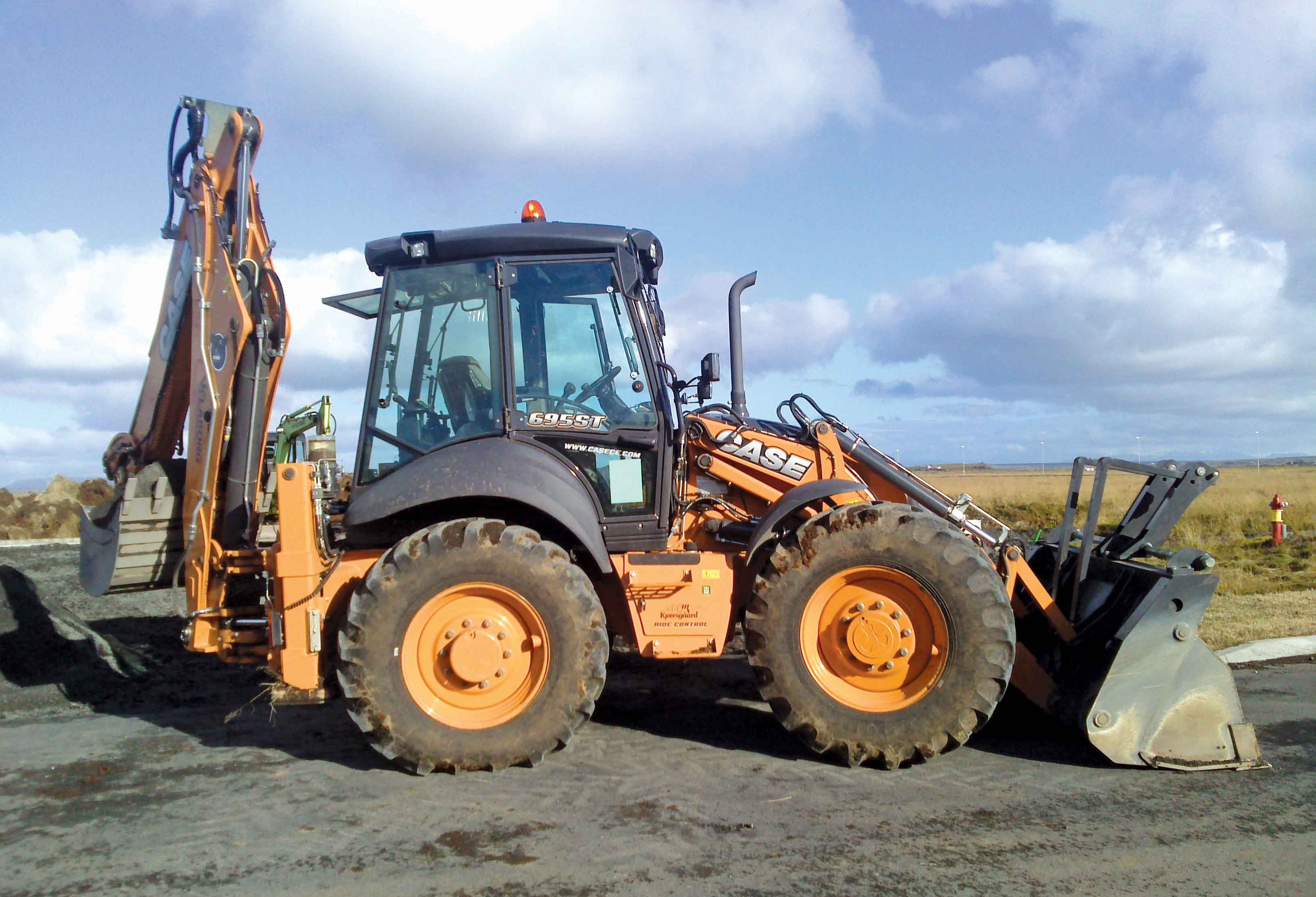 CASE 695ST backhoe loader