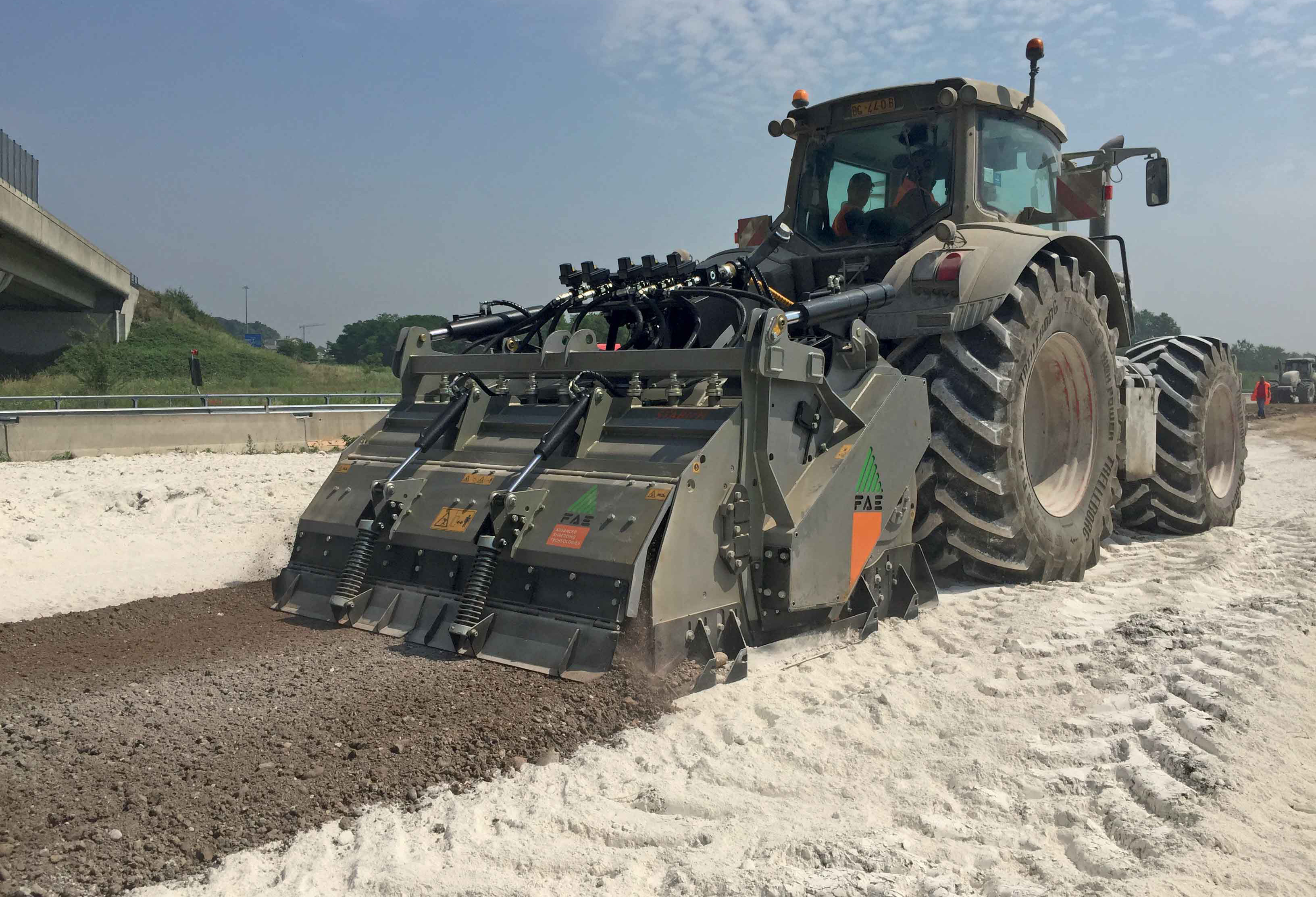 BOMAG MPH 364  stabilisers