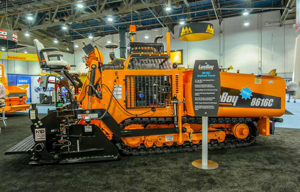 LeeBoy  8616c paver