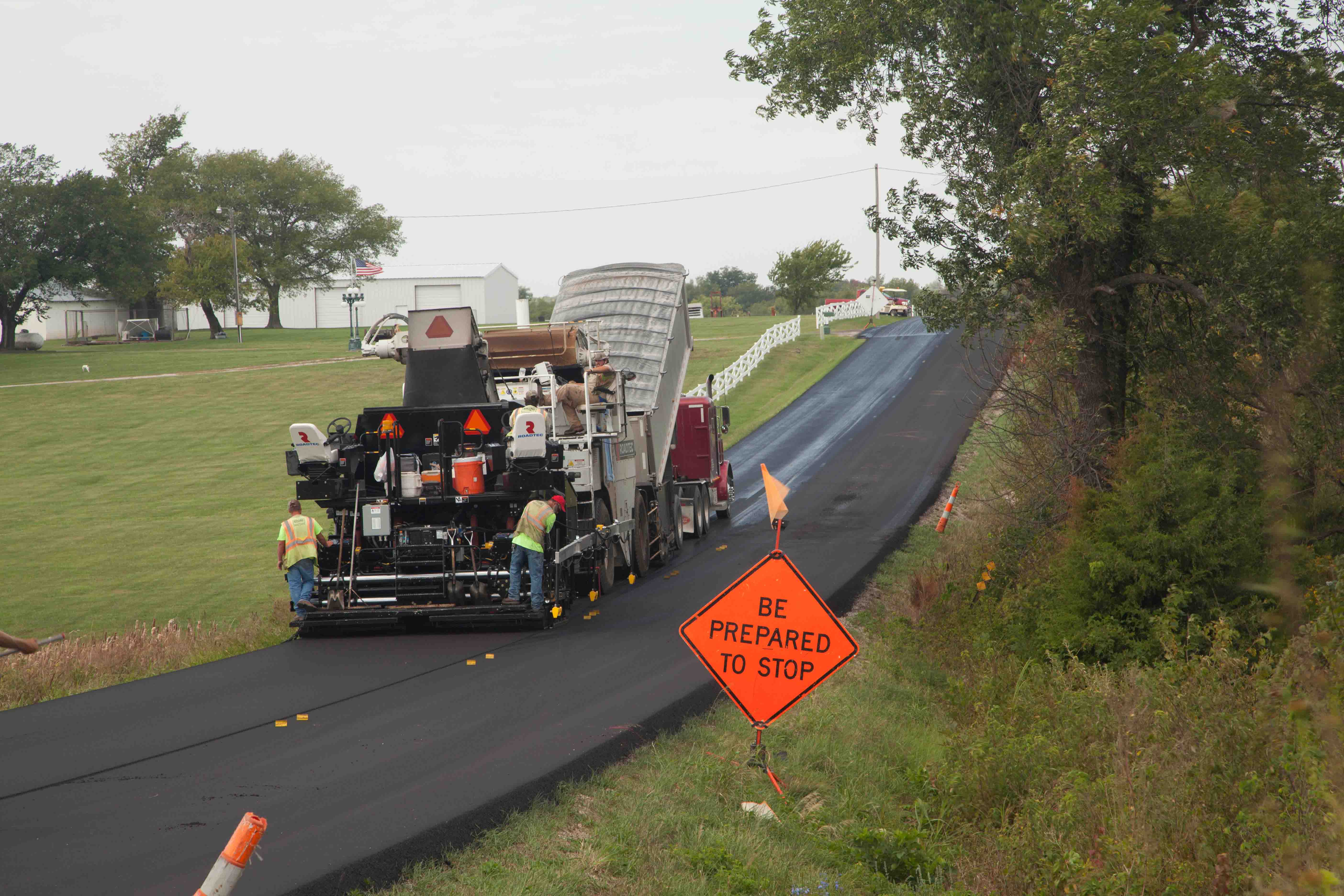 Roadtec SP-100e Stealth paver 