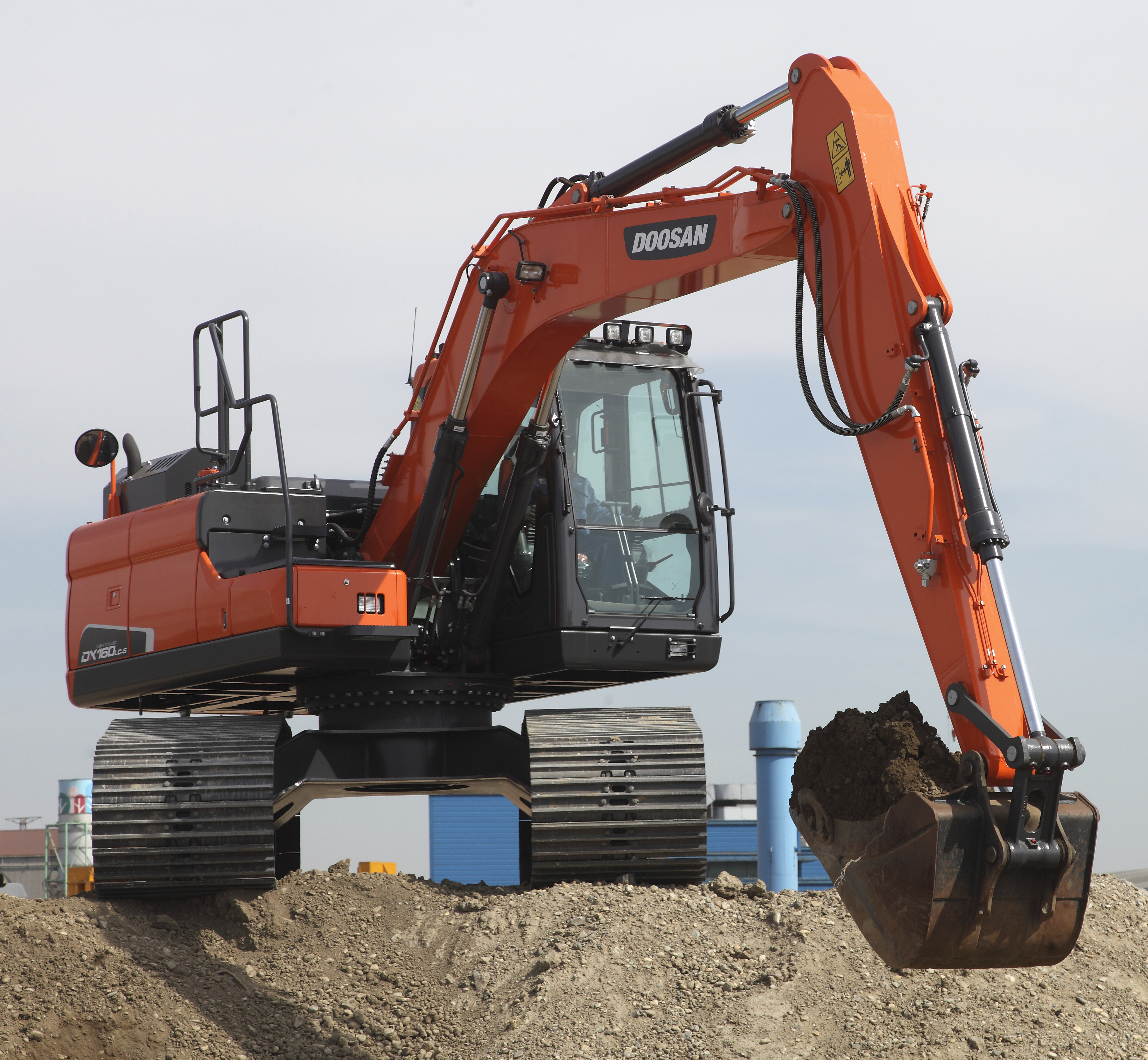 Doosan’s DX160LC-5 high track.jpg