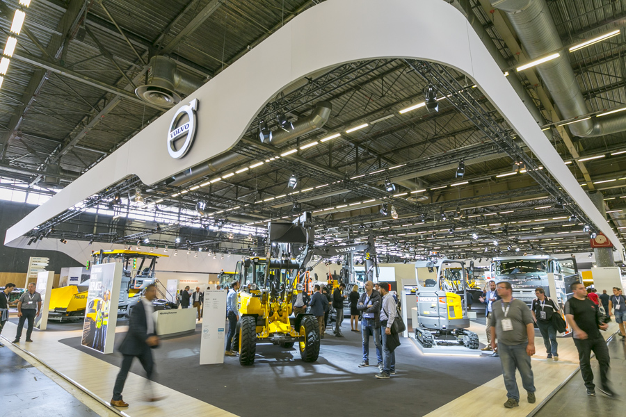 Volvo stand-1.jpg