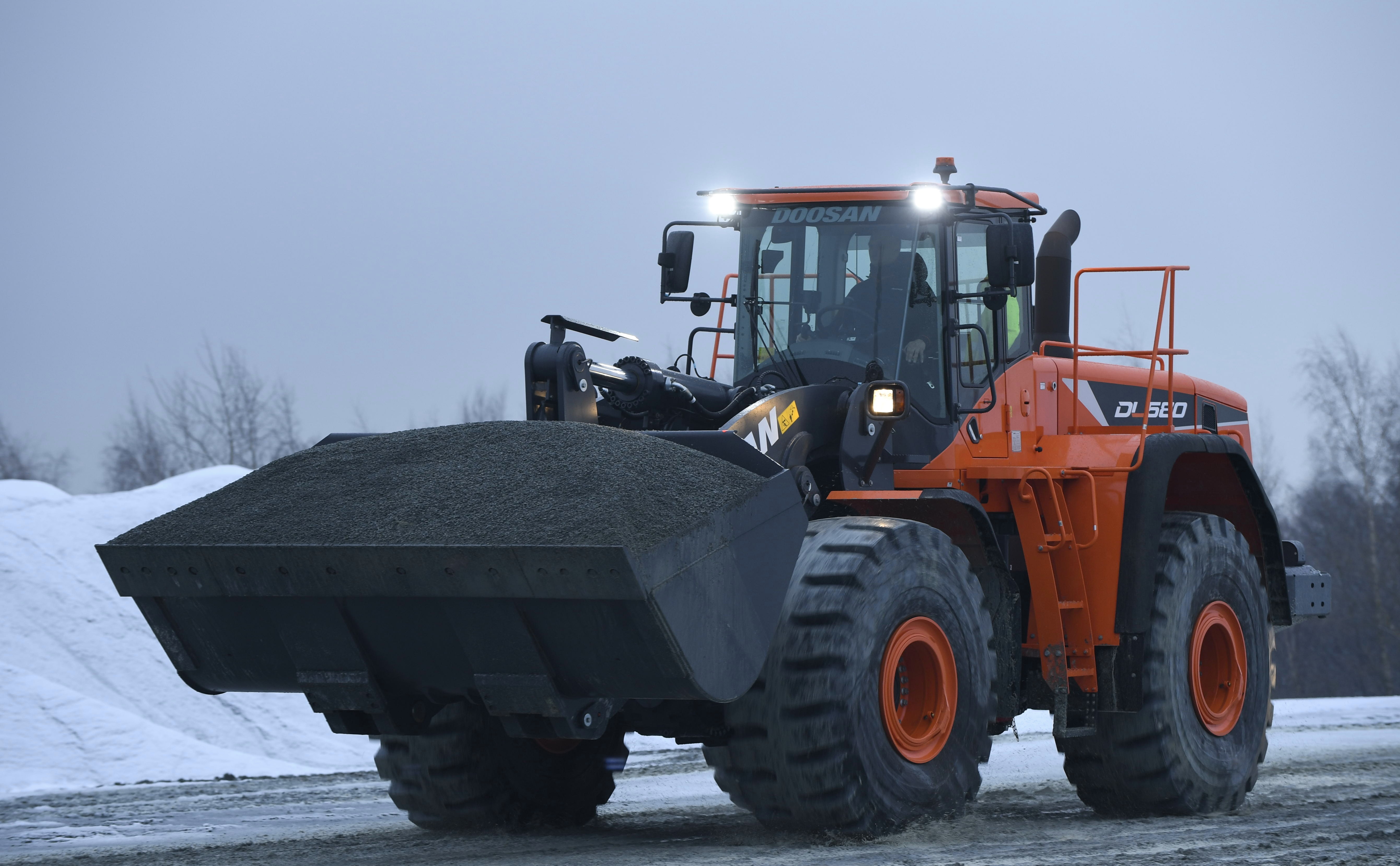 Doosan DL580-5.jpg