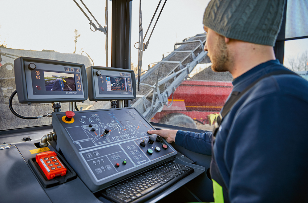 Sophisticated controls optimise performance for the Wirtgen unit