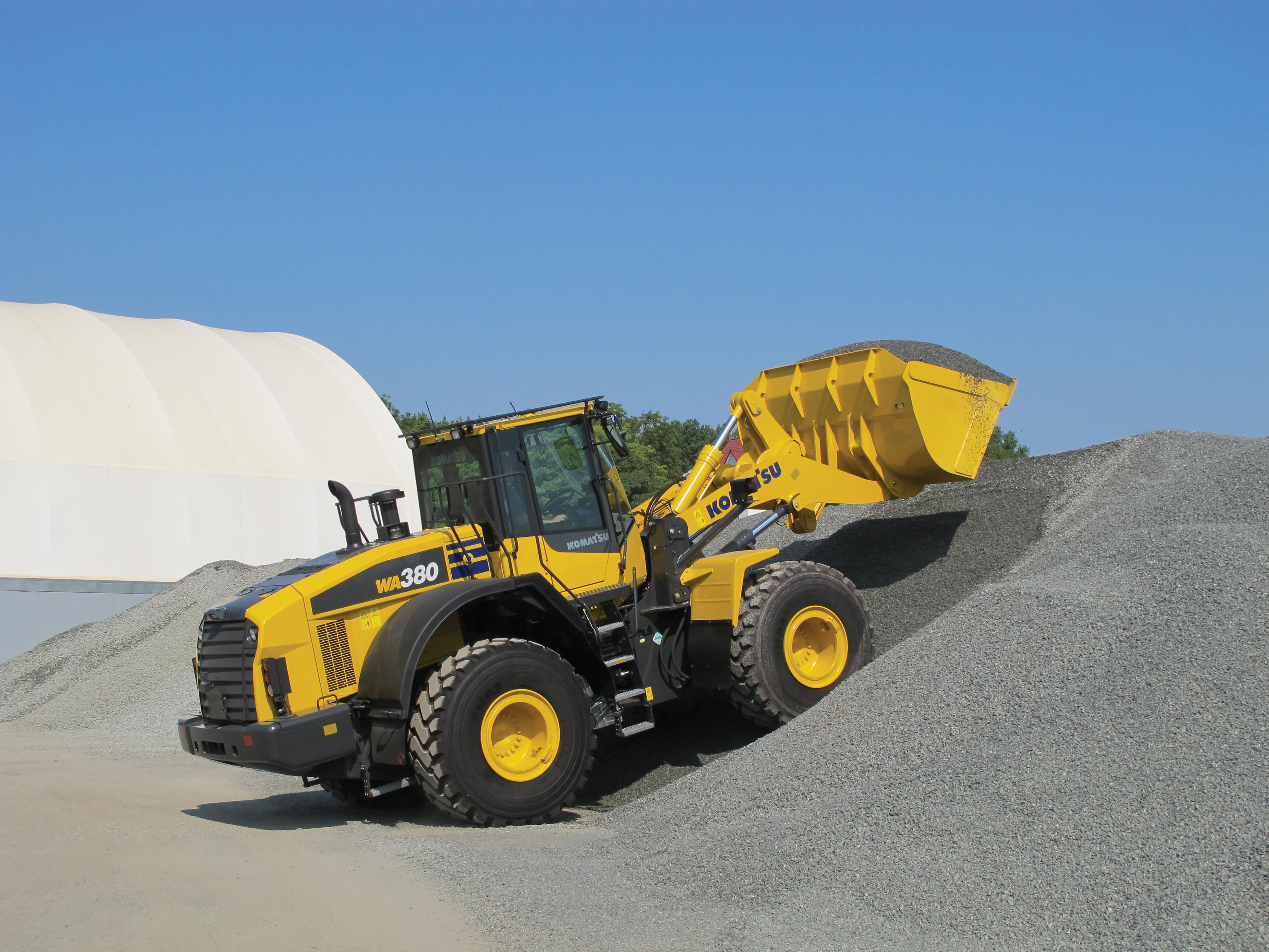 Komatsu’s WA380-7 wheeled loader