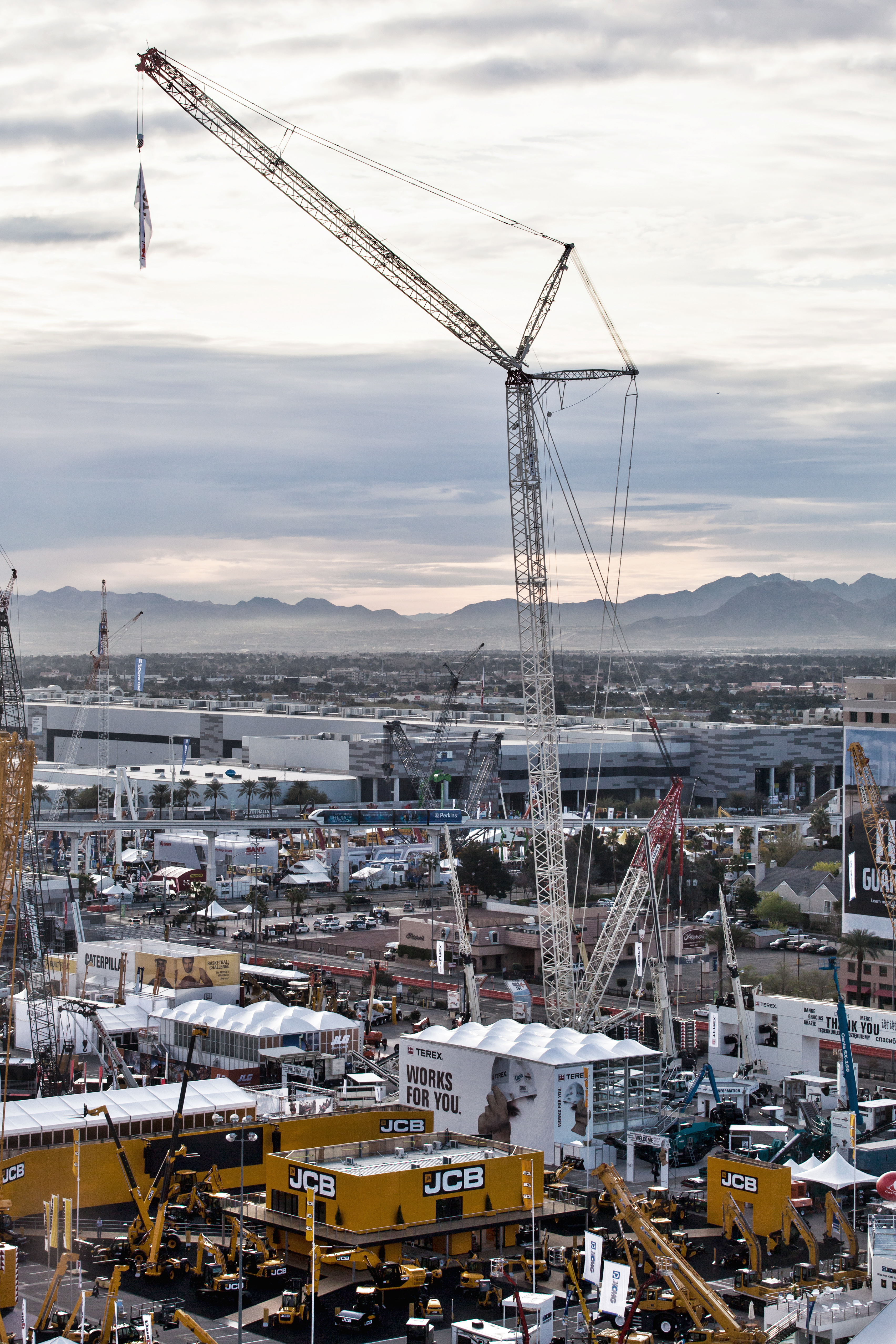 Terex Superlift 38000 crawler crane