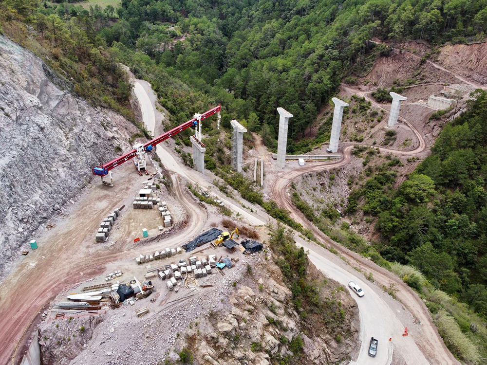 Moving the precast beams for the bridge decks onto the support has been carried out using mobile launchers