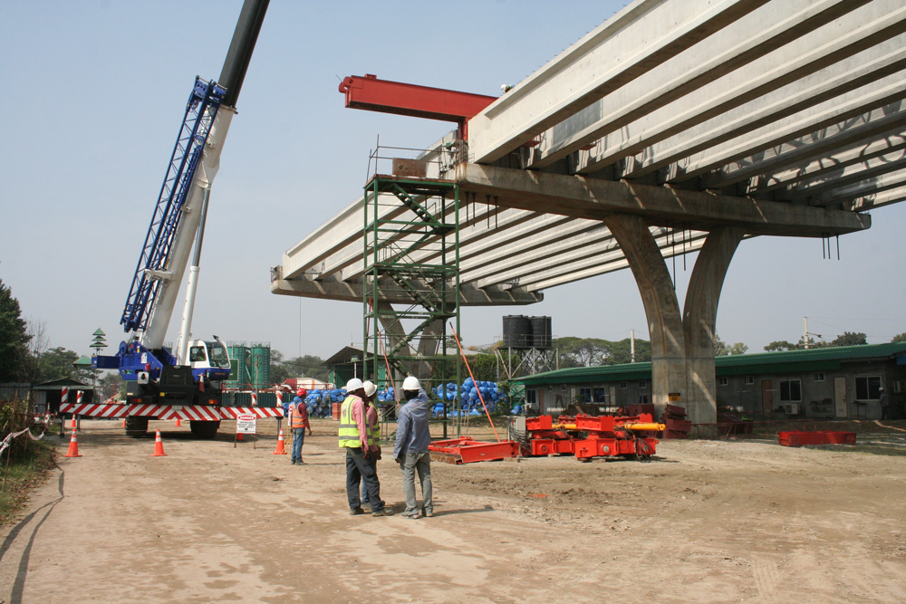 The construction of the elevated expressway in Dhaka has gone some way to address the city’s traffic congestion and road safety issues © courtesy of Ruby Kitching