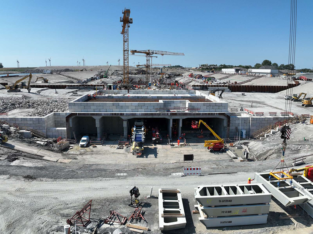 Work progresses on the portal at Puttgarden, a ferry harbour and a village on the German island of Fehmarn (image courtesy Femern A/S)