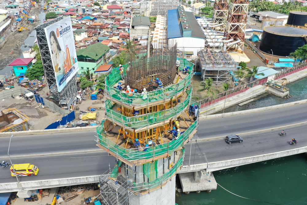 The back of span pier 1 - ULMA's ATR Self-Climbing System included three working platforms 