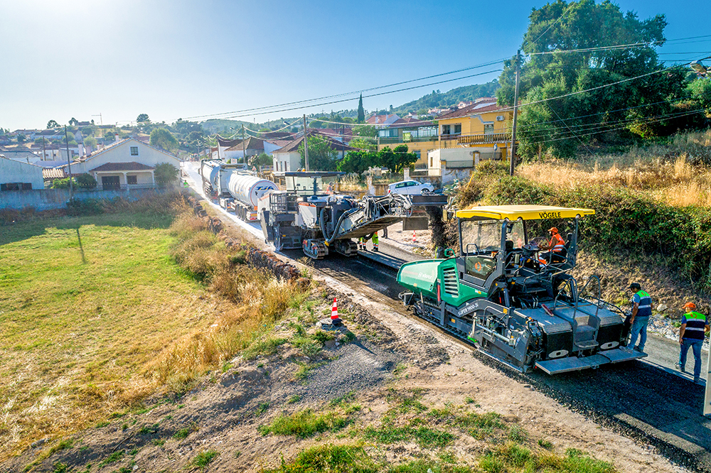 The mixed material was fed straight into the Vögele paver