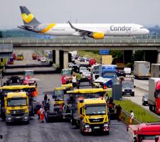 Gunter Papenburg using three  Doppel InlinePave pavers on the A14.jpg