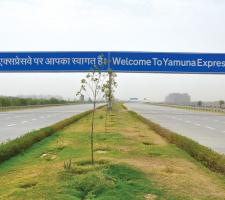 Welcome sign on highway 