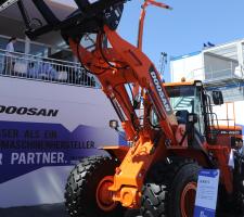 Doosan's DL420-3 wheeled loader