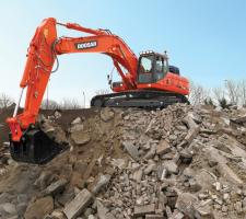 Doosan’s DX420LC-3 excavator 