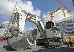 Liebherr 's R9200: Advanced bucket and GET Solution