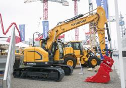 bauma 2016 Daily News Hyundai HX145 LCR crawler excavator