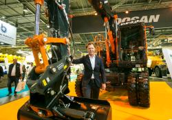 Doosah-Bobcat-DX 140W excavator-Benoit Pion, Regional Mgr France & Benelux-1.jpg