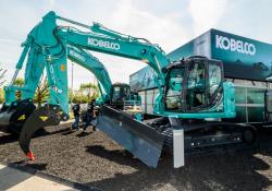 KOBELCO-ED160BR-5 Blade Runner-2.jpg