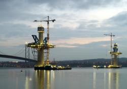 PIC 1 - liebherr-cranes-forth-crossing-bridge-1-300dpi.jpg