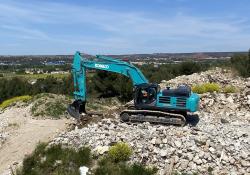 Kobelco is now offering two new top-of-the-range excavators for the 50tonne class