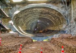 Boca sur Escriva de Balaguer : The bored sections of the route are secured using roofbolting and then sprayed with shotcrete 