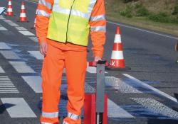 worker using DELTA retrometer