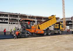 Paving the new UAE racetrack 