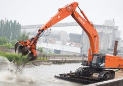 Hitachi’s ZX870LCH-5 excavator