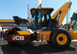 JCB's VM117D soil compactor