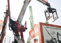 Atlas truck loading crane 