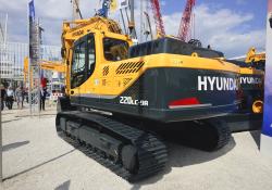 Hyundai R220-LC crawler excavator 