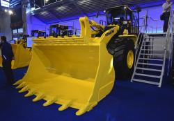 Komatsu WA500 wheel loader 