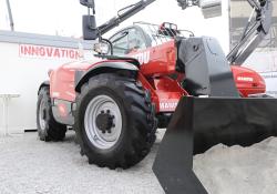 Manitou MT 835 telehandler