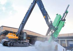 Volvo EC480D crawler excavator 