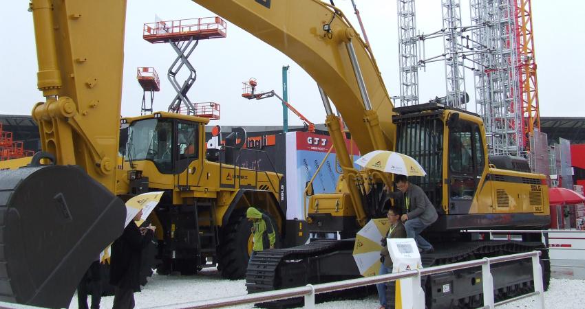 bauma China 2014 Day 1 SDLG’s excavator 