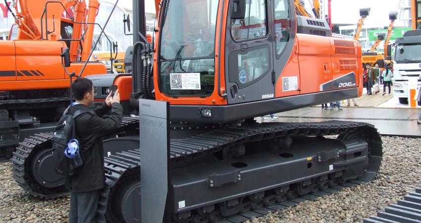 Doosan excavators diesel engines