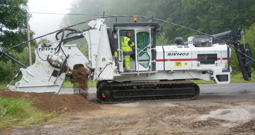 Rivard RIV1403 chainsaw trencher