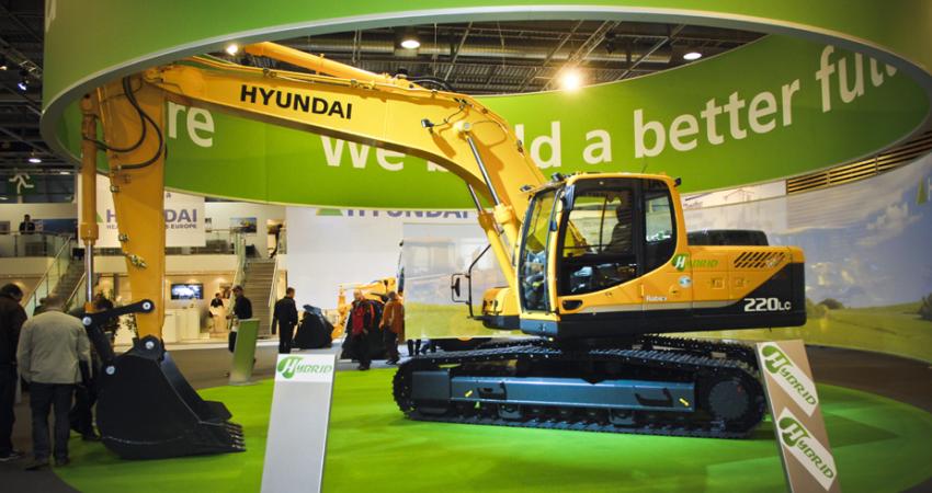 Hyundai 220LC-9 hybrid excavator