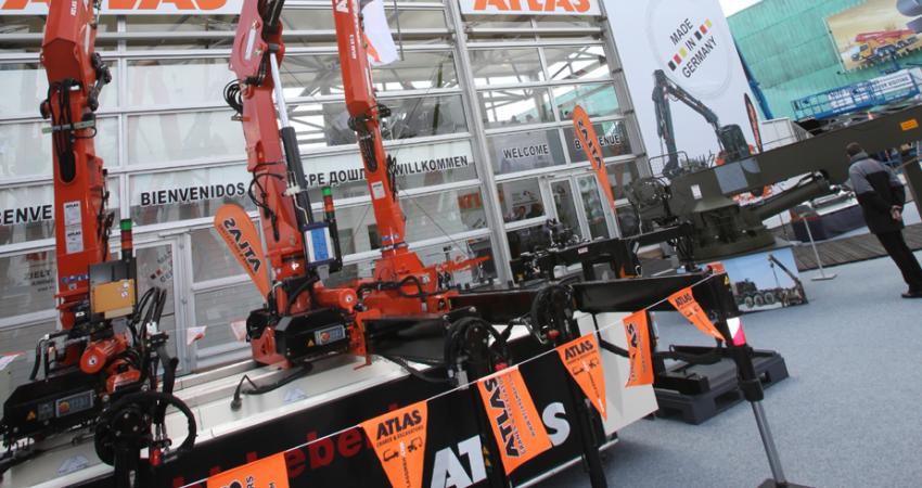 Atlas Maschinen AK96.3 truck loader, live at INTERMAT 2012