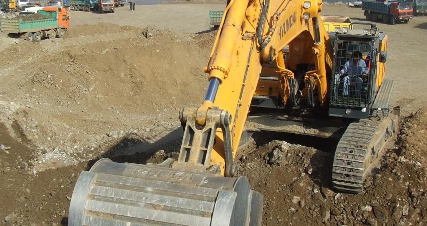 excavator working on Greek's highway