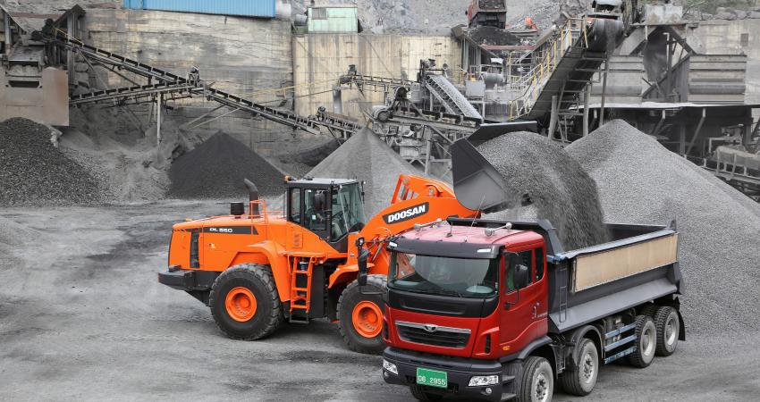 Doosan’s DL550 powerful wheeled loader 