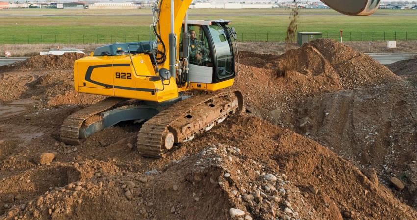 Liebherr R922 crawler