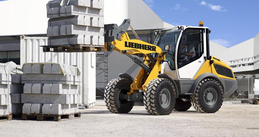 Liebherr compact loader 