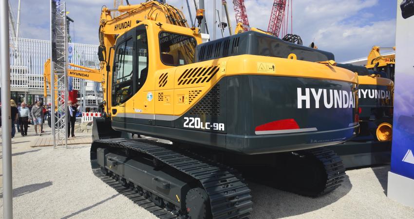 Hyundai R220-LC crawler excavator 