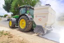 A Streumaster spreader unit was fitted to a John Deere tractor 