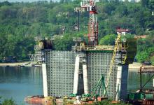 suspension towers of the new bridge 